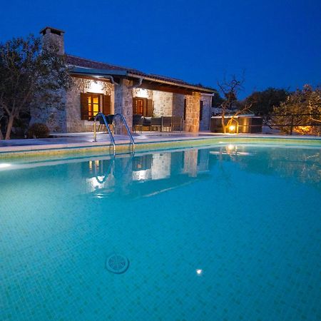 Holiday Home Svemir Drage Esterno foto