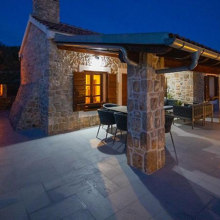 Holiday Home Svemir Drage Esterno foto