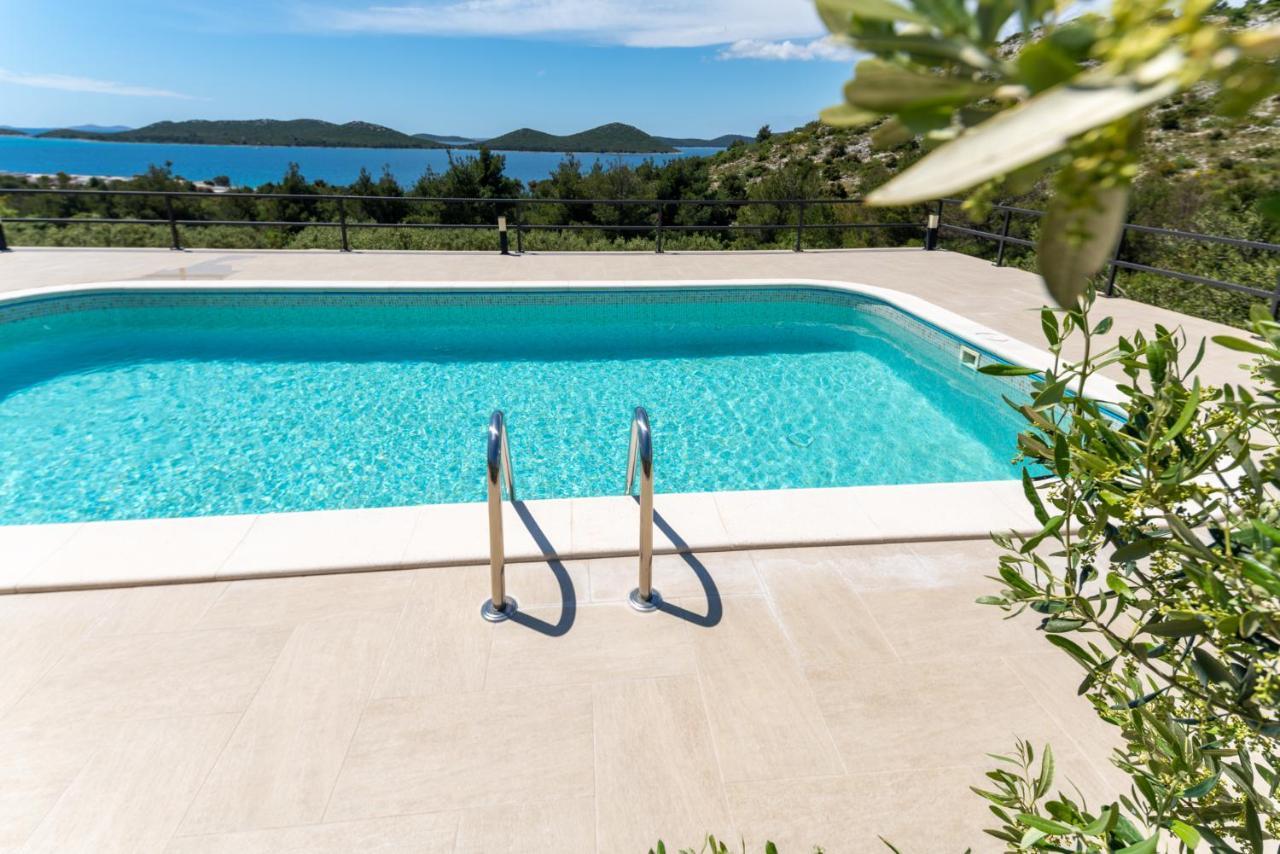 Holiday Home Svemir Drage Esterno foto