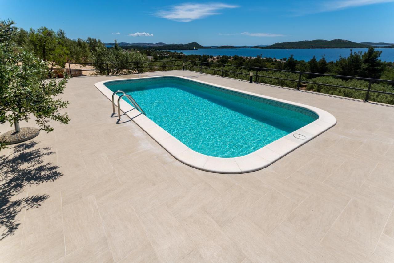 Holiday Home Svemir Drage Esterno foto