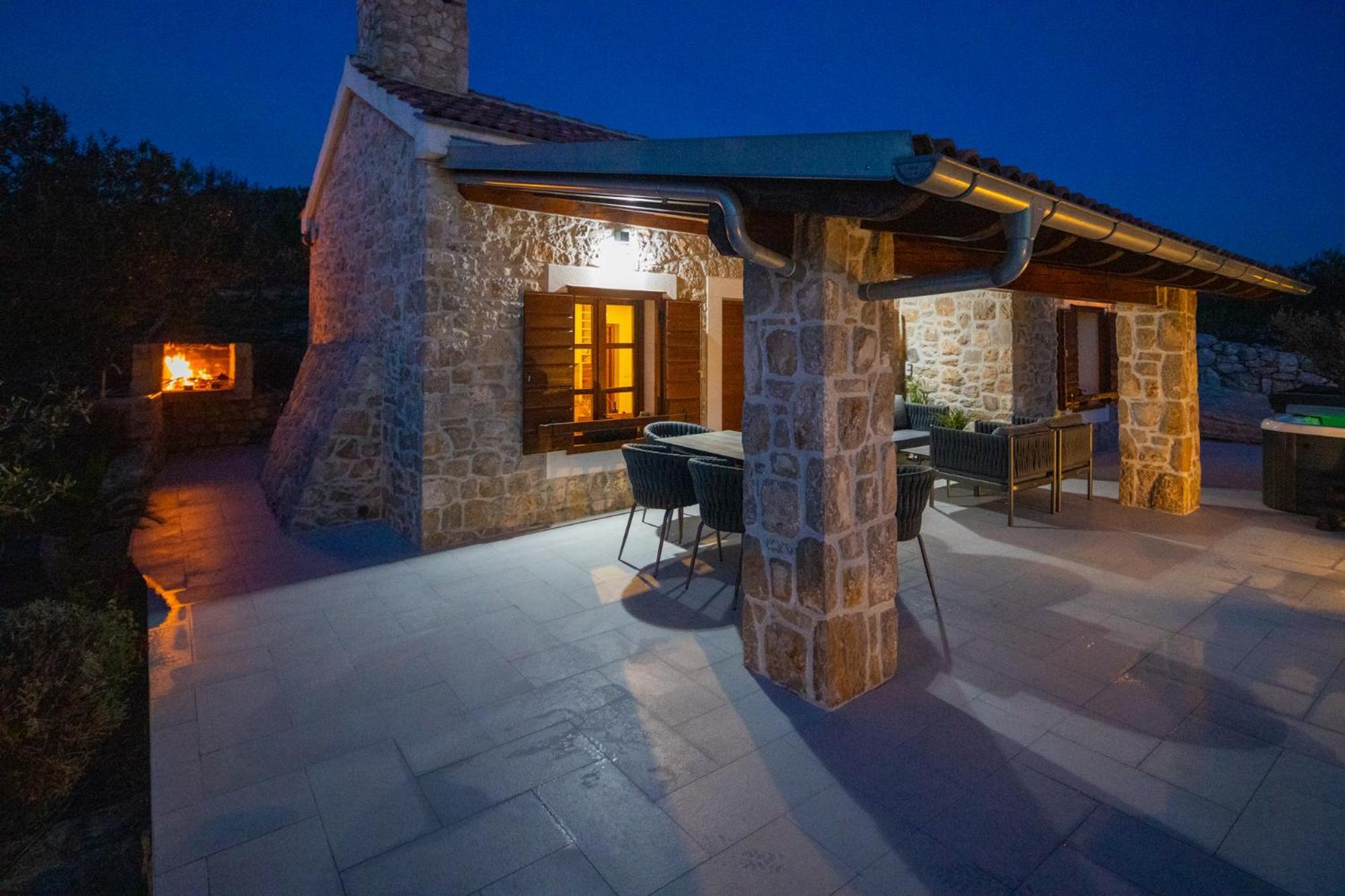 Holiday Home Svemir Drage Esterno foto