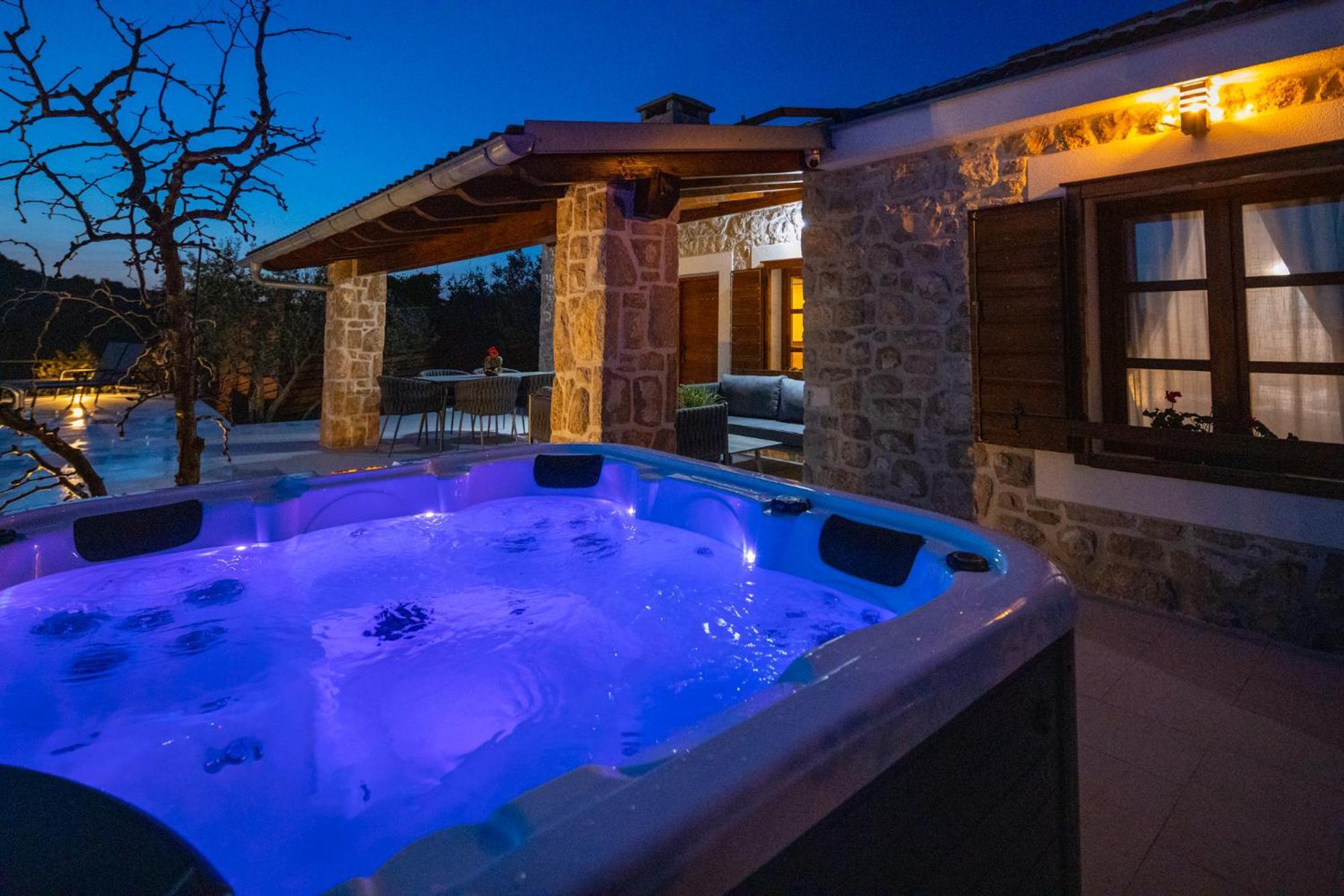 Holiday Home Svemir Drage Esterno foto