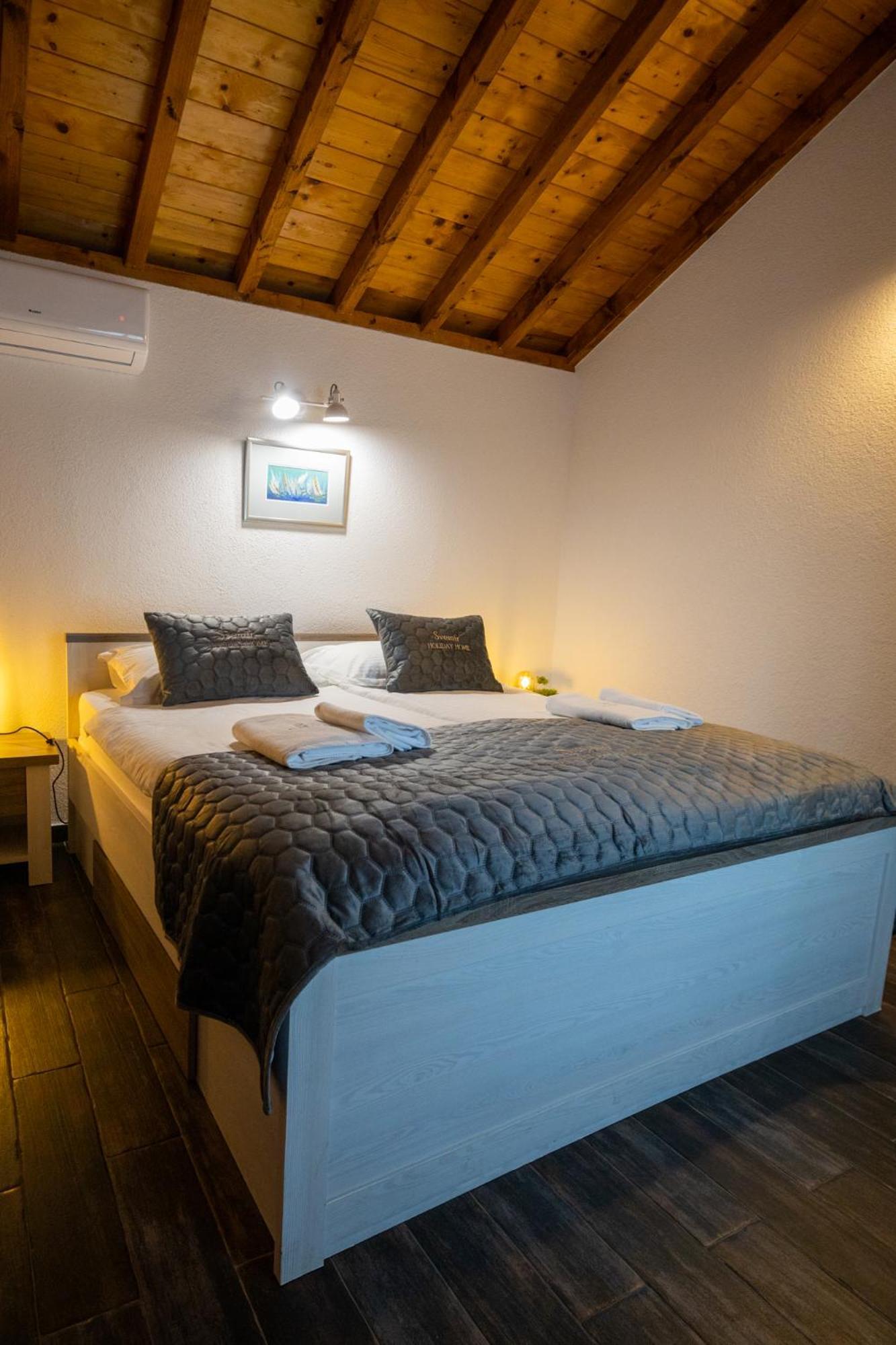 Holiday Home Svemir Drage Esterno foto