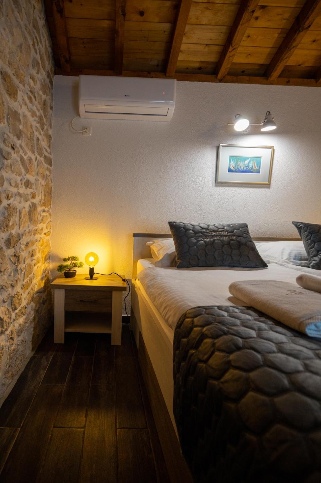 Holiday Home Svemir Drage Esterno foto