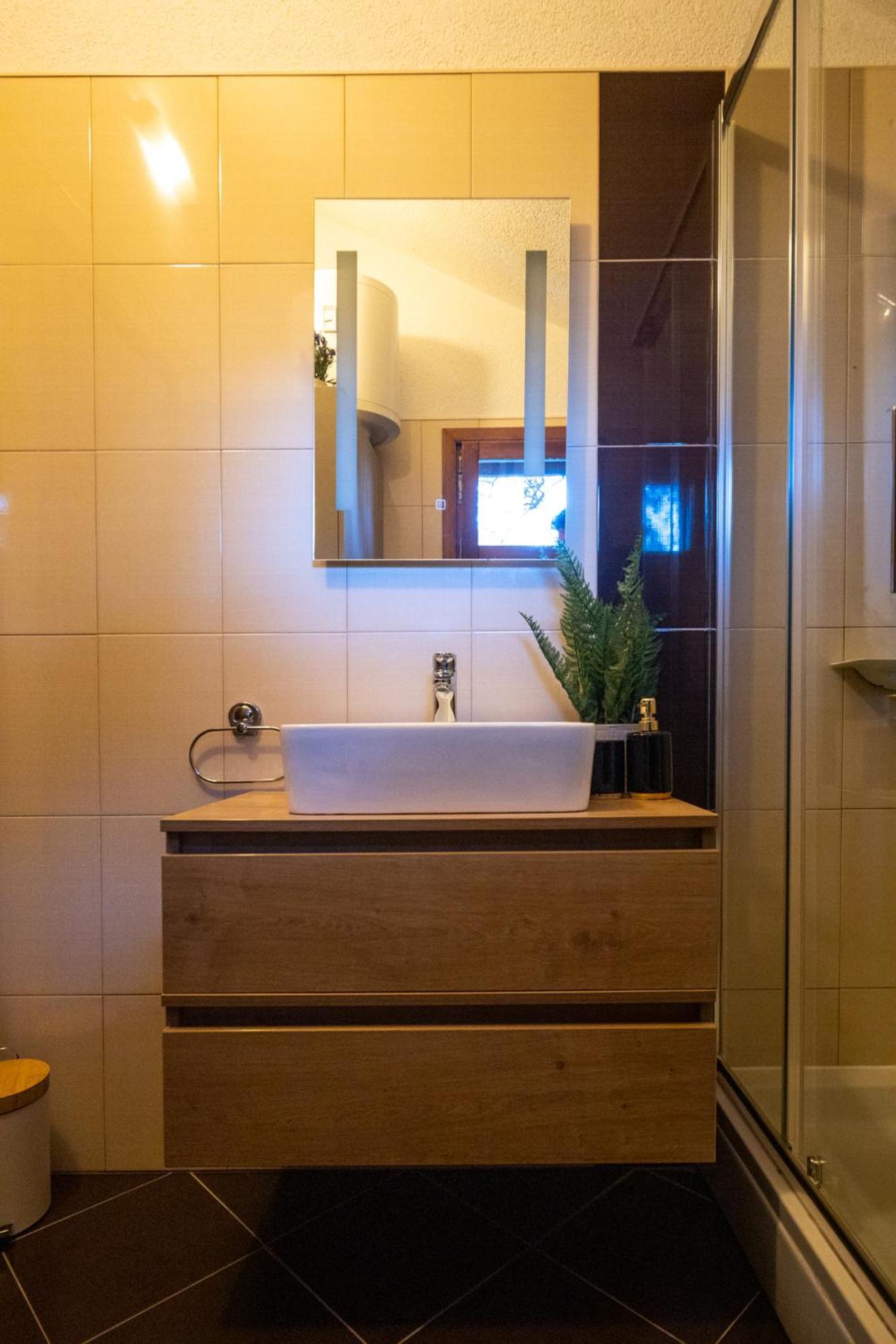 Holiday Home Svemir Drage Esterno foto