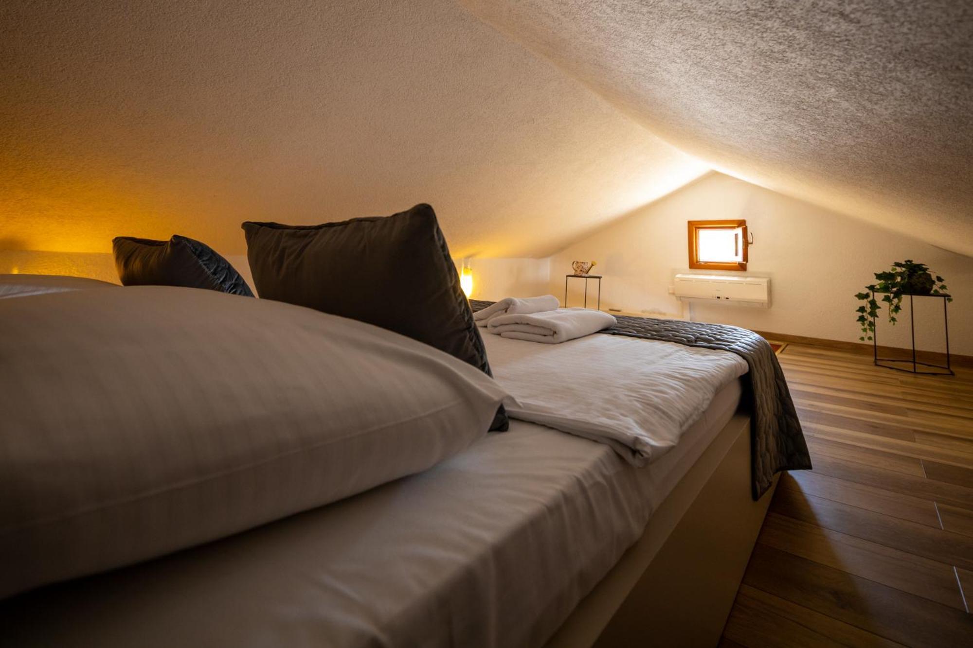 Holiday Home Svemir Drage Esterno foto