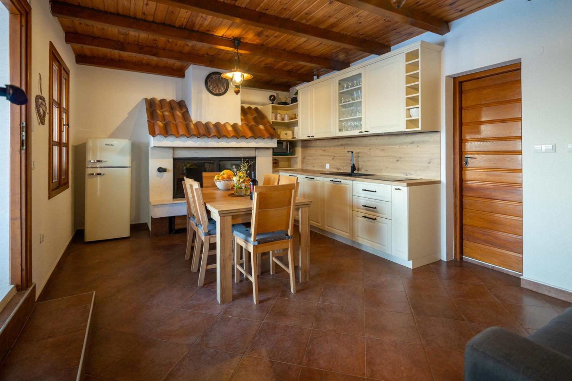 Holiday Home Svemir Drage Esterno foto