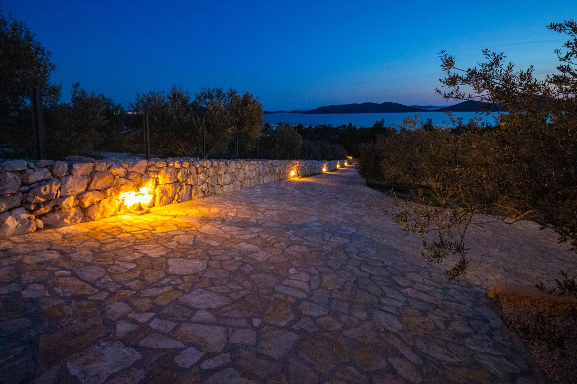 Holiday Home Svemir Drage Esterno foto